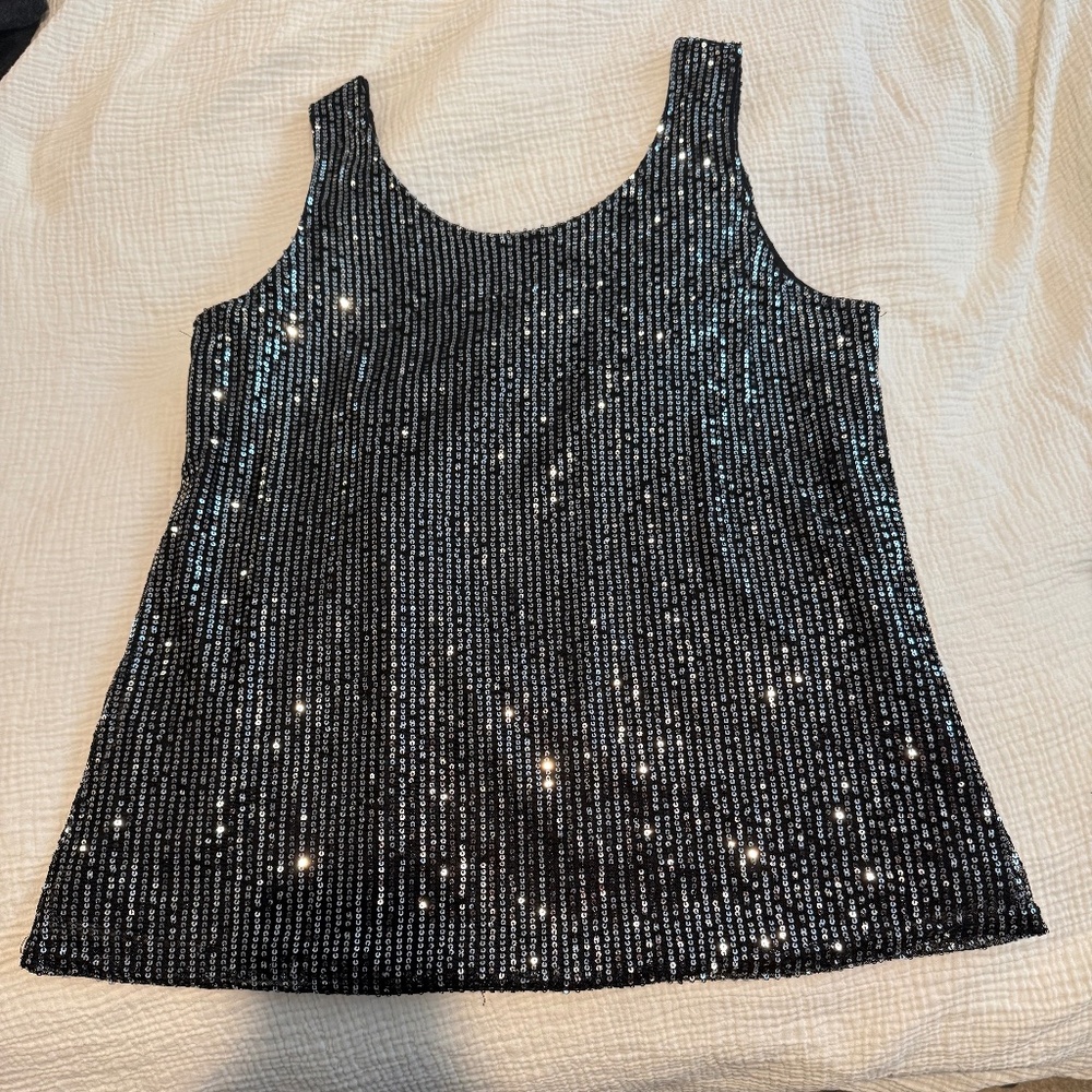 Sequin silver and black sleeveless scoop neck top